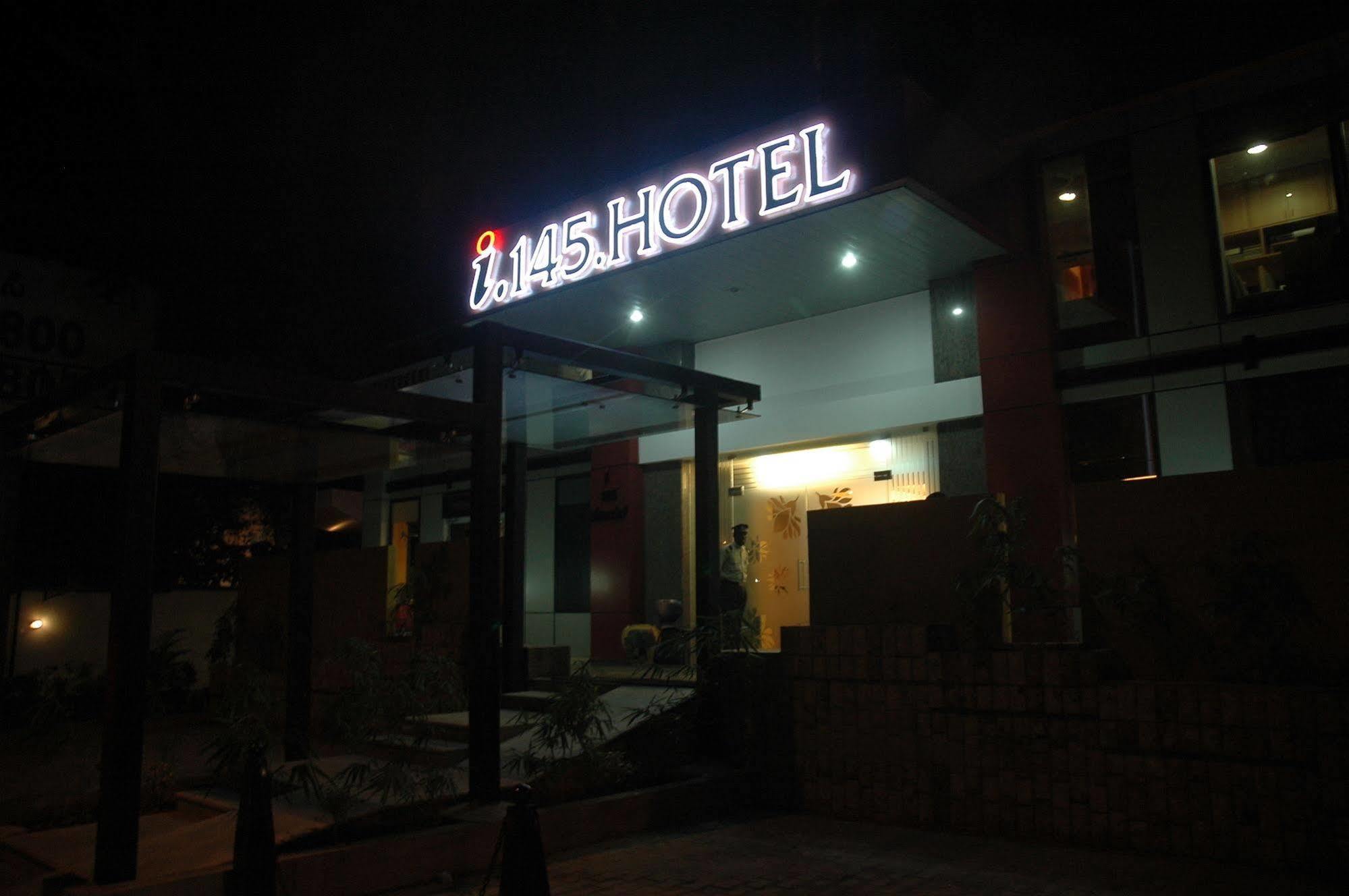 Istay Hotels Infantry Road Bangalore Extérieur photo