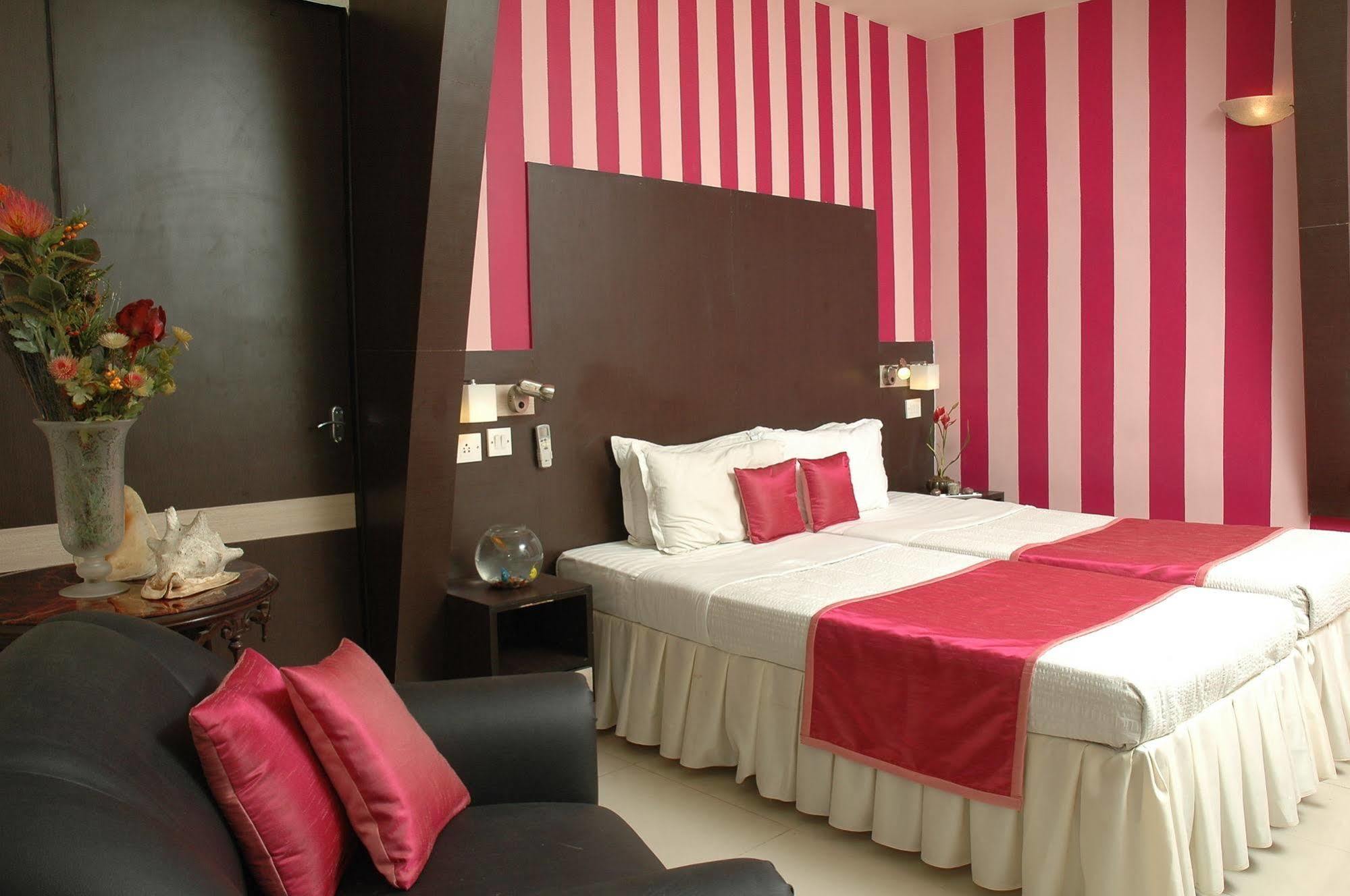 Istay Hotels Infantry Road Bangalore Extérieur photo